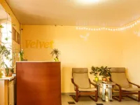 Velvet Mini Hotel ミアースのホテル