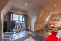 Apartment with Parking on Place de Morny - Apartemen