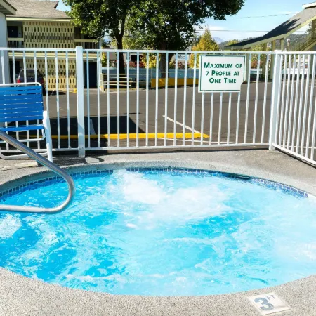 Days Inn by Wyndham Bend