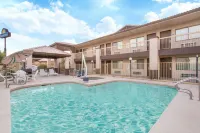 Days Inn by Wyndham Buckeye - piscine