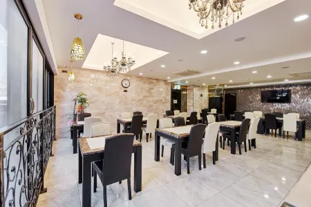 Hotel the Class Отели в г. Ичхон