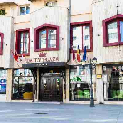 Daily Plaza Hotel Hotel Exterior