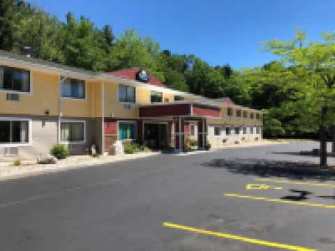 Days Inn & Suites by Wyndham Stevens Point Hotels in Stevens Point