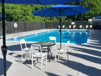 Comfort Inn & Suites Danbury-Bethel - Pools