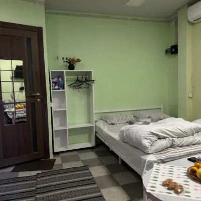 Vahe's Family Guest House Front โรงแรมใกล้สนามบินสนามบินนานาชาติซวาร์ตนอตส์