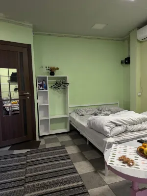 Vahe's Family Guest House Front Hotels near Yerevan Train Station