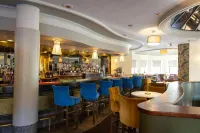 Twin Trees Hotel & Leisure Club - С баром