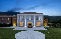 Villa Neri Resort and Spa فنادق في بيديمونتي إتنيو