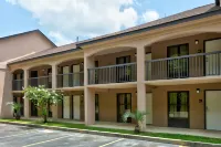 Super 8 by Wyndham Diberville Biloxi Area