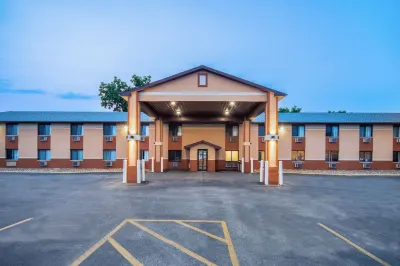 Days Inn & Suites by Wyndham Waterloo Hôtels à proximité de : Waterloo Bucks Baseball