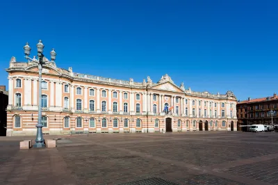 Courtyard Toulouse Airport Hotels near Stade Michel Bendichou