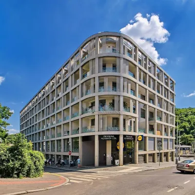 Kora Apartments Hotels near White Hill