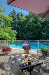 Ibis Brignoles Provence Verte - مسبح