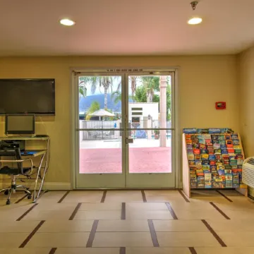 Burbank Inn and Suites