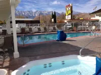 Historic Dow Hotel - Pools