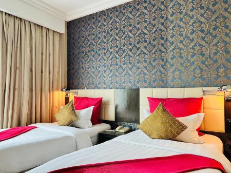 The Mark's Lodge Отели рядом с достопримечательностью «Agnes Newton Keith Home»