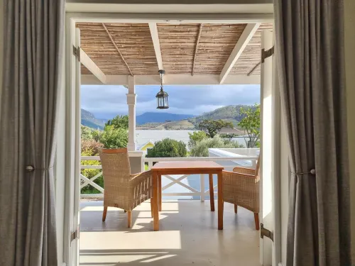 Plumwood Boutique Hotel by the Living Journey Collection - parking