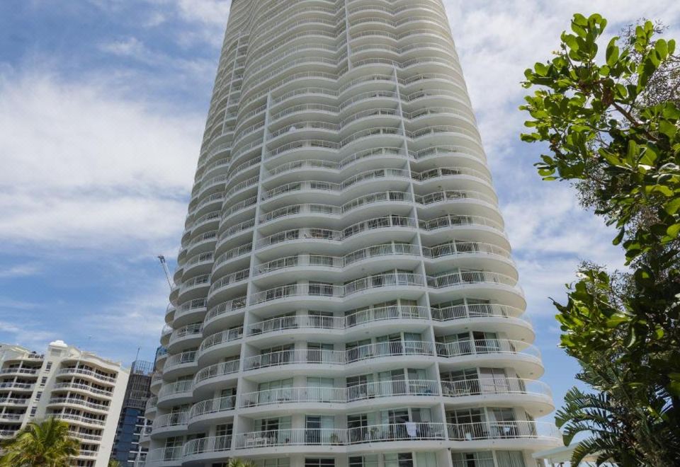Burleigh Surf Over view