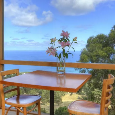 Chris's Beacon Point Restaurant & Villas