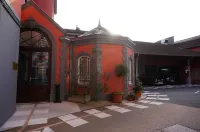 勃艮第飯店 Église Saint-Pierre附近的飯店