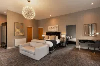 Royal Hotel - parking