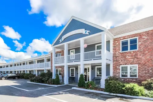 Edgewater Beach Resort Hotels in Dennis