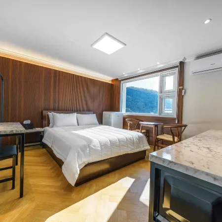 Danyang Meros Hotel Отели рядом с достопримечательностью «Пещера Косу»