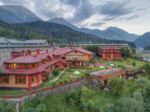 Pahalgam Hotel Riverside Luxury