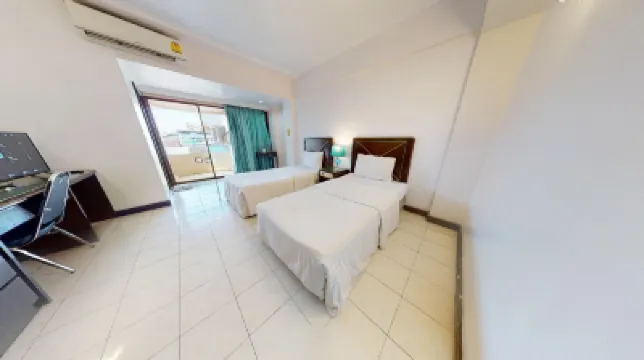 S.C. Heritage Hotel Hotel berhampiran Jiranakorn Stadium