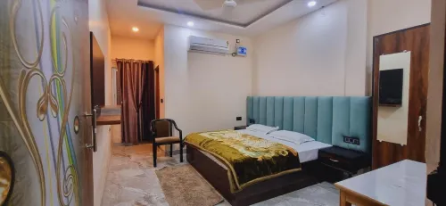 Surya Palace Hotels in Manjha Kala