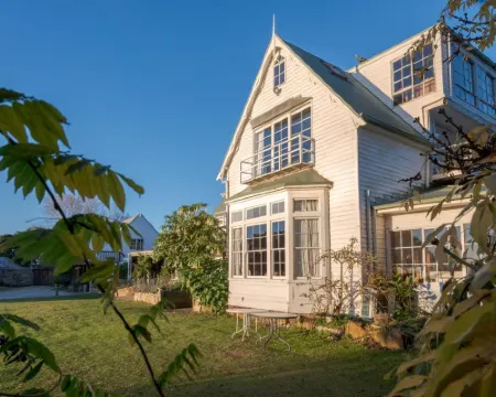 Hawley House Hotels in Devonport