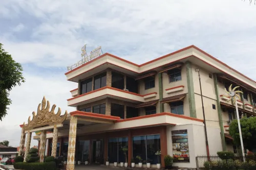 Soeltan Luxe Hotel Hotels in Sukabumi