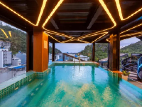 Cat Ba Wistaria Hotel - Pool & Massage Hôtels à : Cát Hải