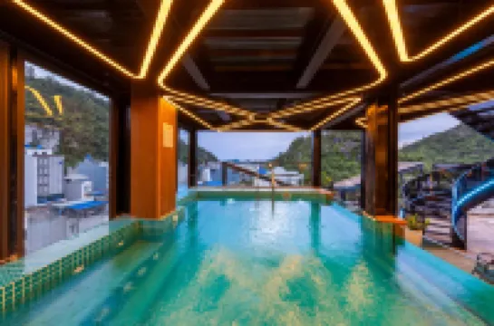 Cat Ba Wistaria Hotel - Pool & Massage