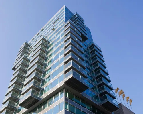 Urban Residences Rotterdam Отели рядом с достопримечательностью «Фуд-корт Market Hall»