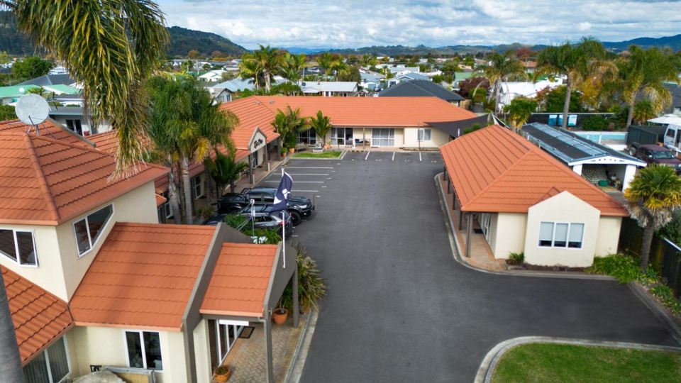 Pacific Coast Motor Lodge