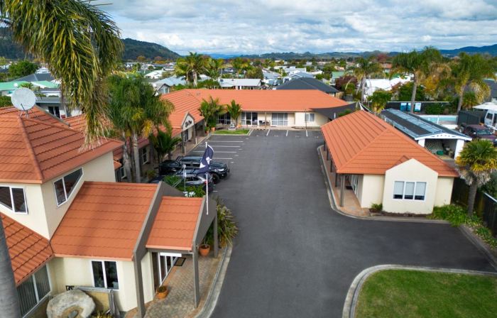 Pacific Coast Motor Lodge