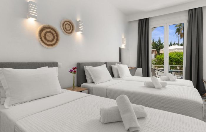 Polos Hotel Paros