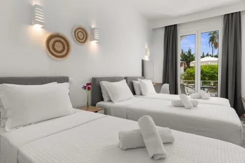 Polos Hotel Paros