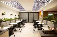 Hotel ByHours Las Américas - Bãi đậu xe
