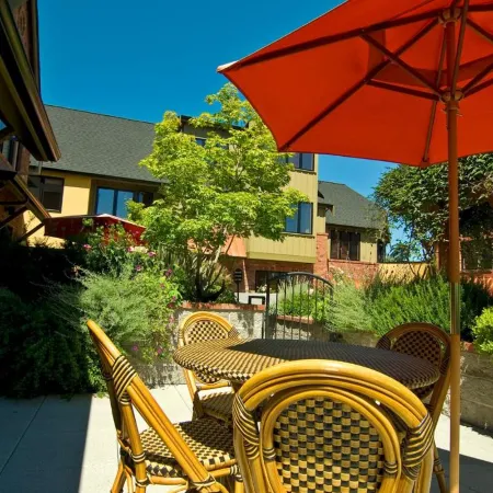 The Eagle Harbor Inn