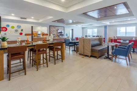 Holiday Inn Express & Suites Vandalia