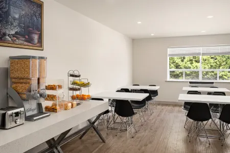 Howard Johnson by Wyndham Gravenhurst Отели в г. Грейвенхерст