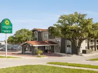 La Quinta Inn by Wyndham San Antonio I-35 N at Toepperwein Hotels in Live Oak