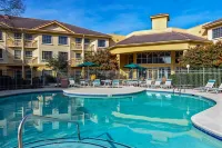 La Quinta Inn & Suites by Wyndham Macon Hotels in Gray
