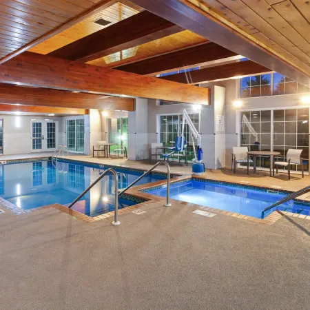 Holiday Inn Express & Suites PORT WASHINGTON by IHG