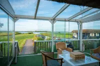 Waterpark Giethoorn Hotels in Marknesse