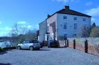 Holden House - homestay