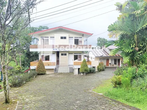 Hotel Anita Baturaden Hotels in Kedungbanteng