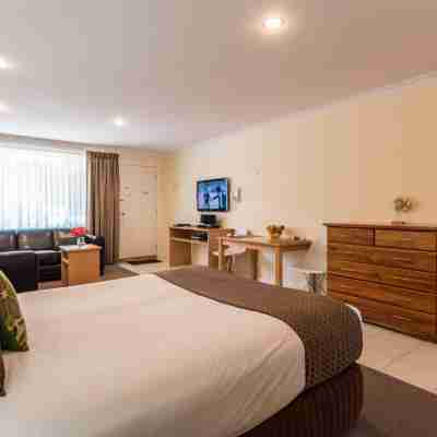 Emu Point Motel Rooms